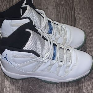 Youth air Jordan 11 BG size 5